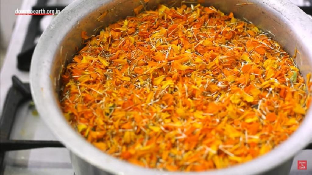 College Students Recycle Flower Waste into Organic Dyes, Help Destitute Women Earn a Livelihood
